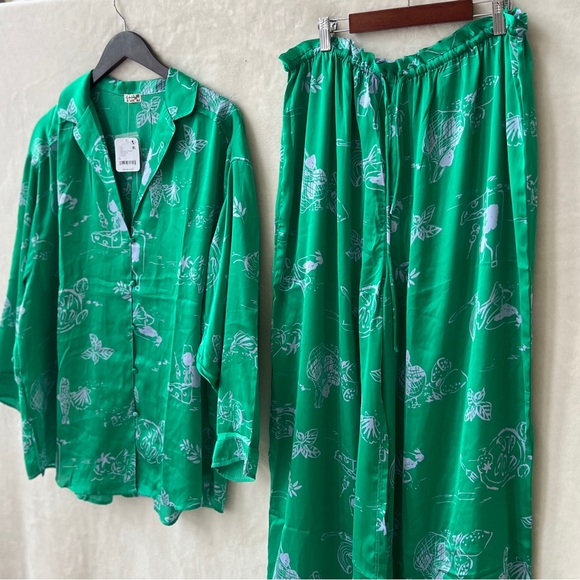 NEW Size Medium Free People Dreamy Days Satin Pajama 2 Piece Set Green Jelly - Picture 4 of 9
